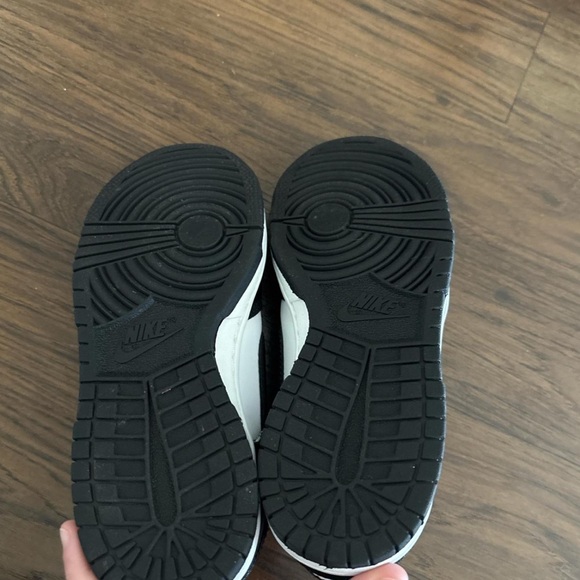 Nike Panda Dunks - Picture 4 of 4